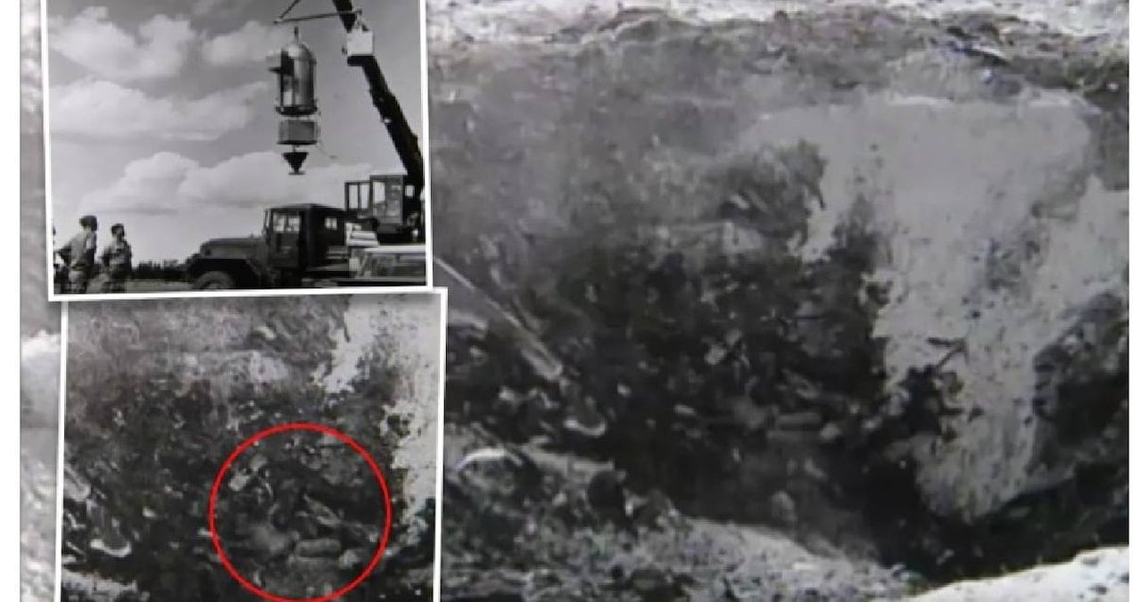 22 dakikalik siyah beyaz kayit dunyayi soke etti yerde yatan uzayli mi XJef7Rke