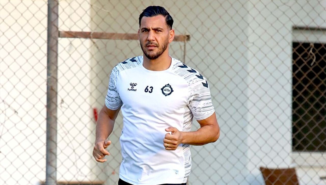 altay taraftari onunde ayvalikgucu ile oynuyor upwjjNcY