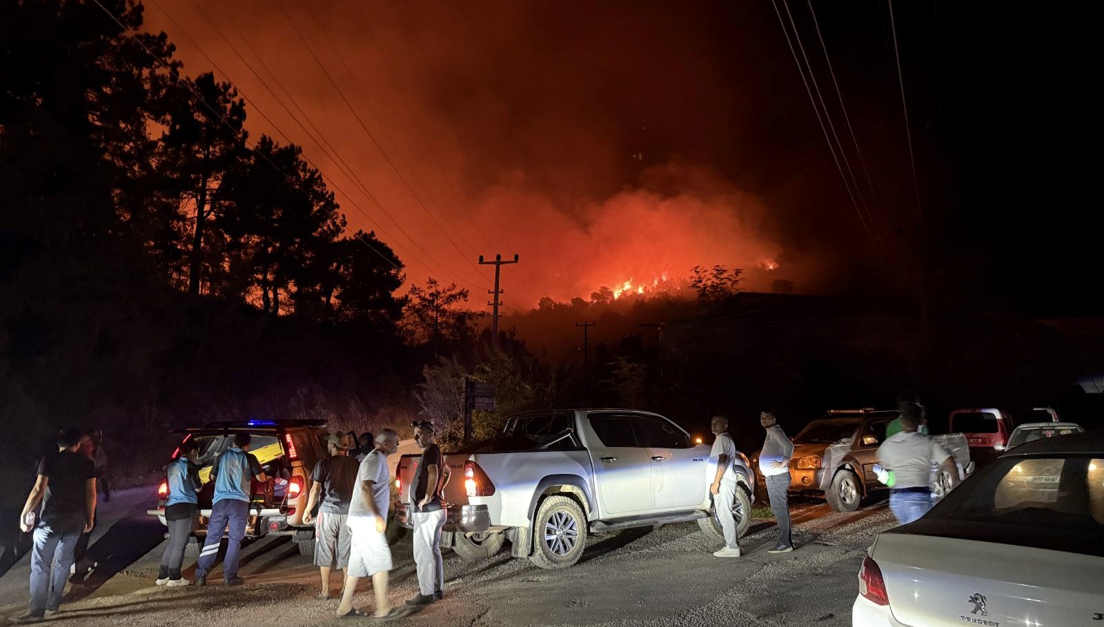 antalya alanyada orman yangini cok sayida ekip sevk edildi v9AgN9bM