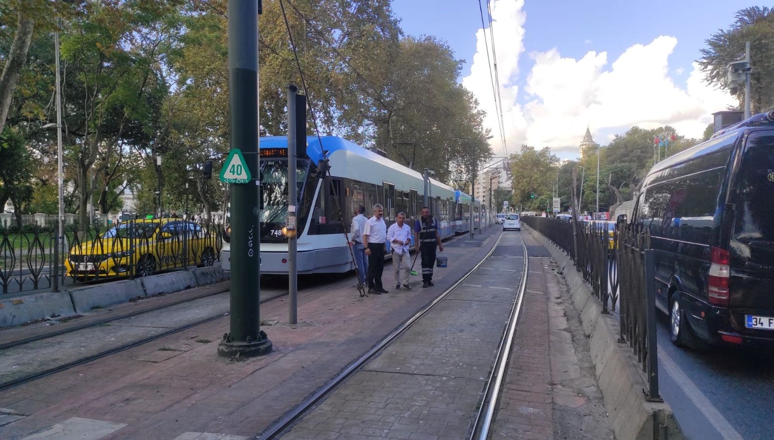 beyoglundatramvay yayaya carpti WQOpqJOV