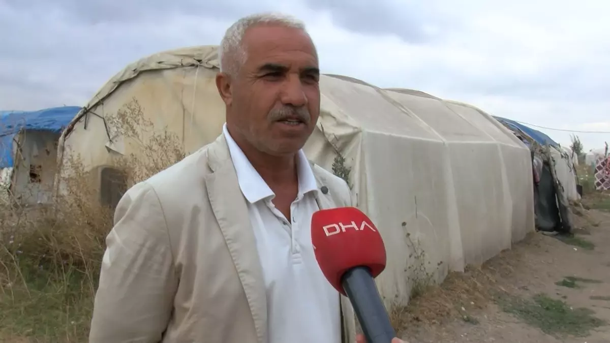 cocuklar cadirda ders calisiyor 3aIAOZa6