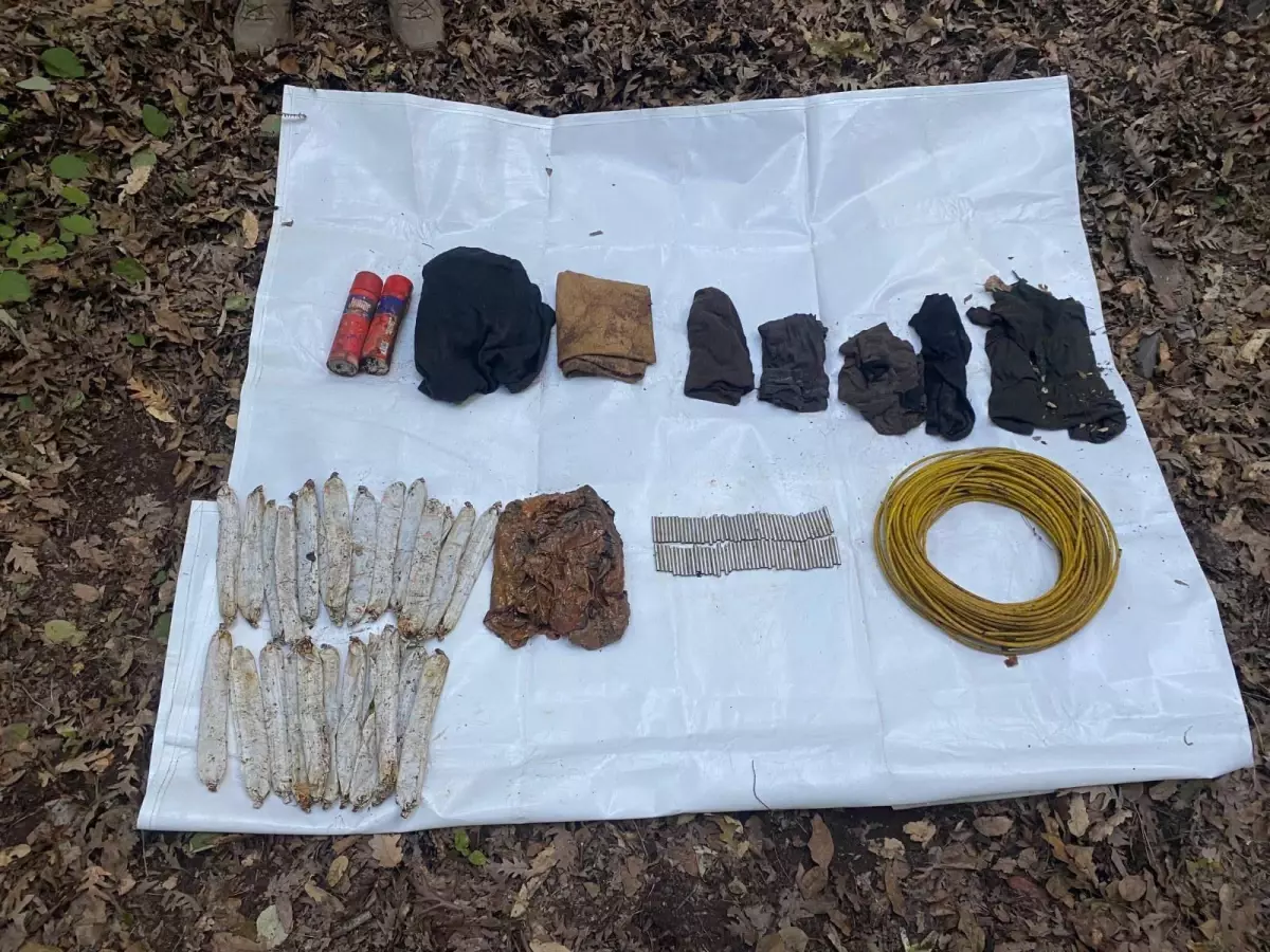 dortyolda jandarma operasyonu pkkya ait patlayicilar ele gecirildi gjwdfkXr