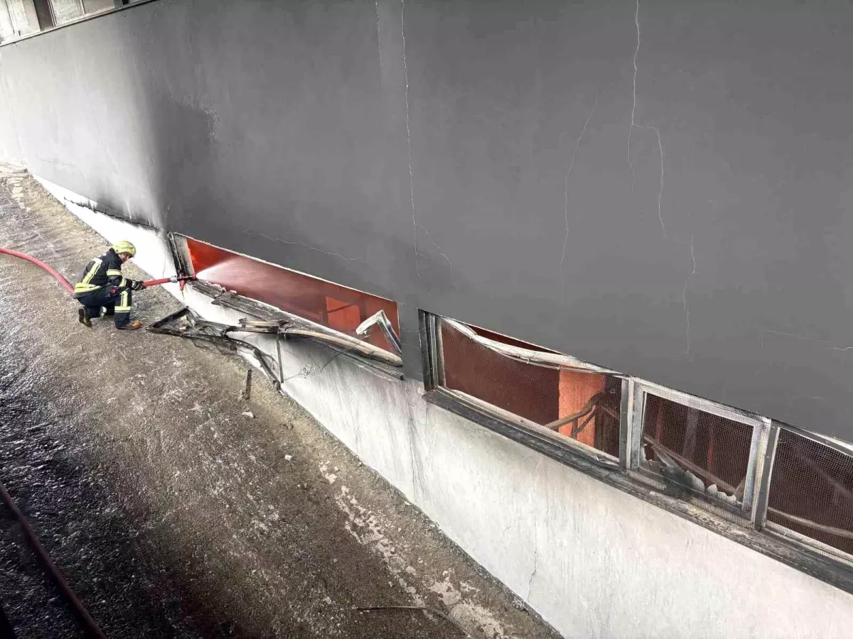 trabzonda alisveris merkezinde yangin kontrol altinda R6yuzBIB