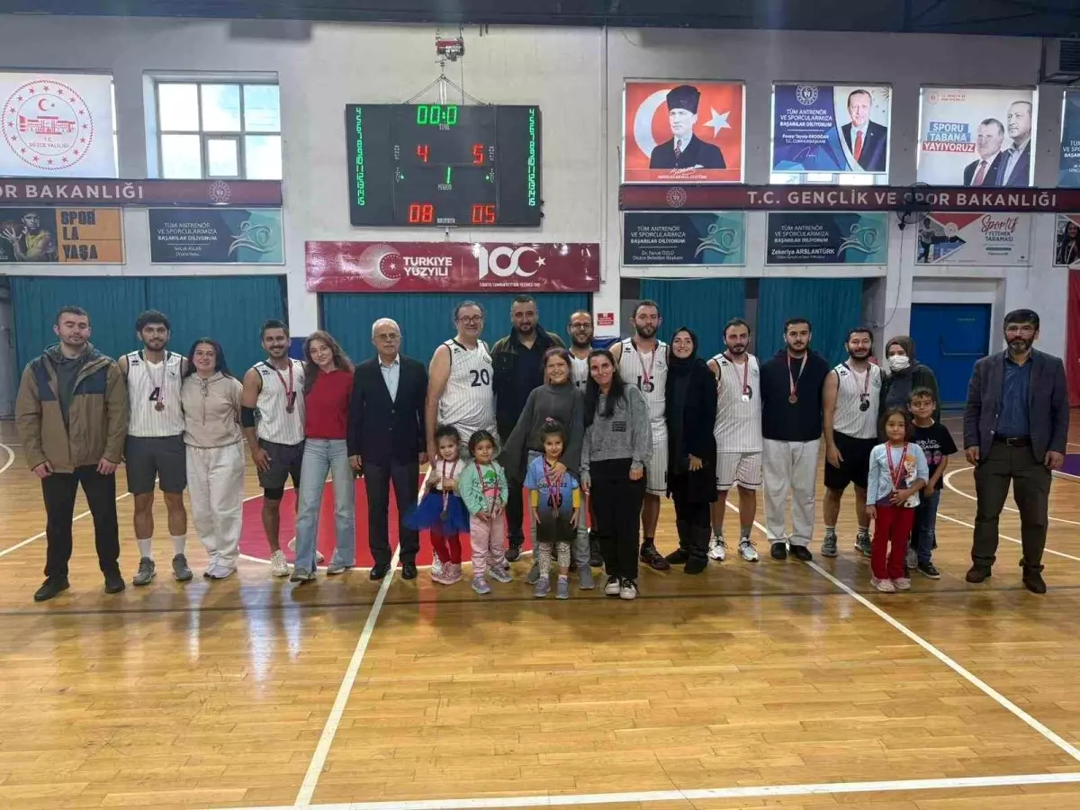 duzcede kamu spor oyunlari 3x3 basketbol musabakalarinda sampiyon universite a SFgnh3zW.jpg