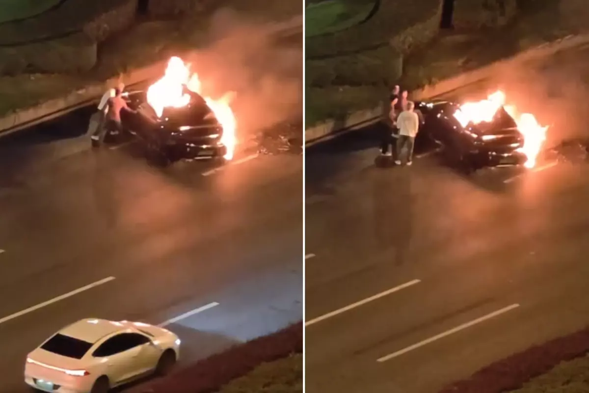 yanginda kapisi kilitli kalan arac surucuye mezar oldu dev marka borsada cakildi Wl6Ss4qI.jpg