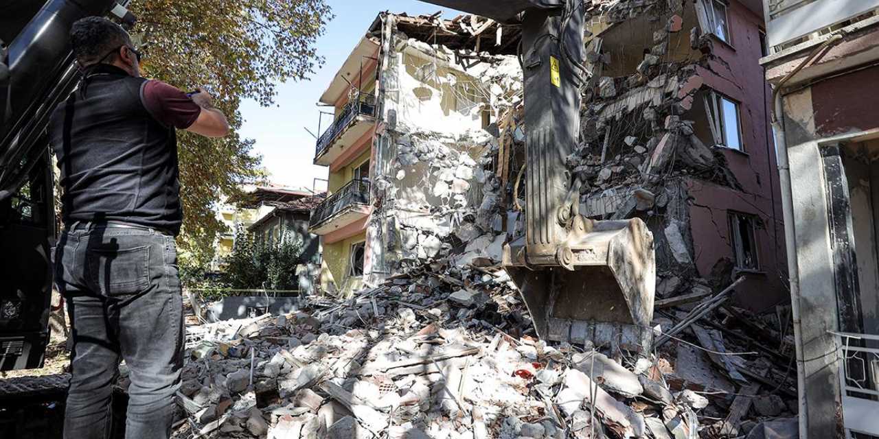 erken uyari sistemi sonuc verdi sindirgi depremini kandilli onceden bildi c2QC2LNX.jpg