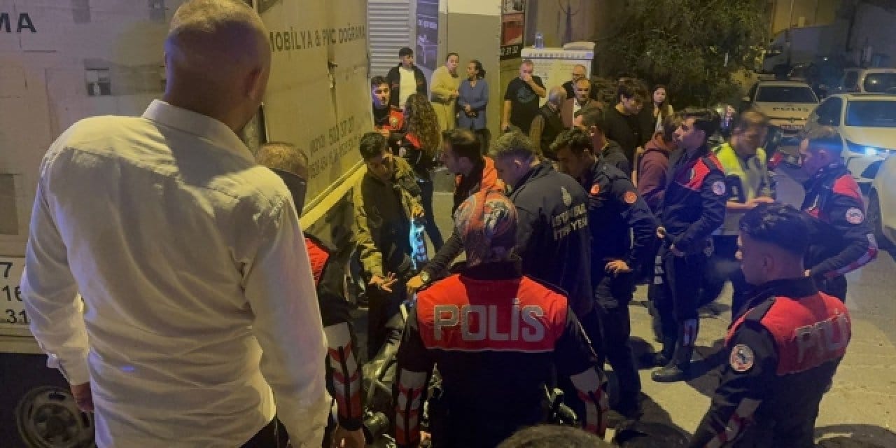 kucukcekmecede motosiklet kazasi 2 polis yarali i1NnaBDs.jpg