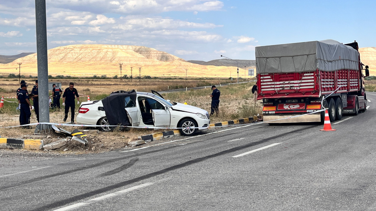 Çankırı’da kamyon ile otomobil çarpıştı: 3 ölü, 2 yaralı Haber gorseli