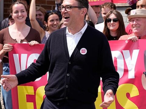 Ingilterenin yeni lideri koltuguna oturdu andy burnham kimdir AfJ9PkTn